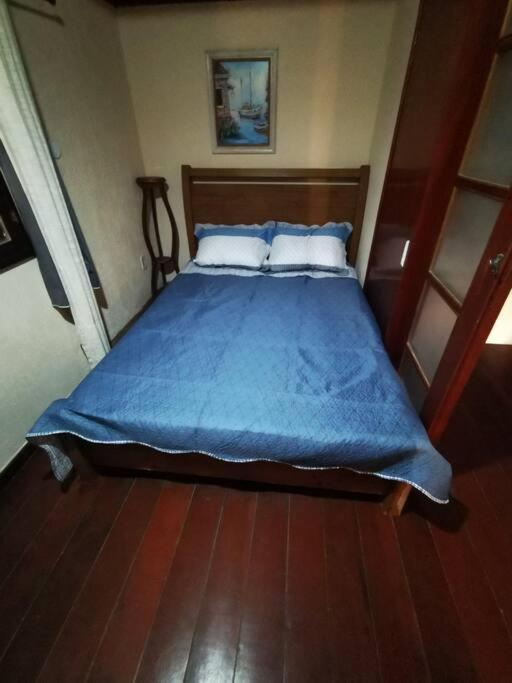 Casa Azul Na Do Verao Vermelho